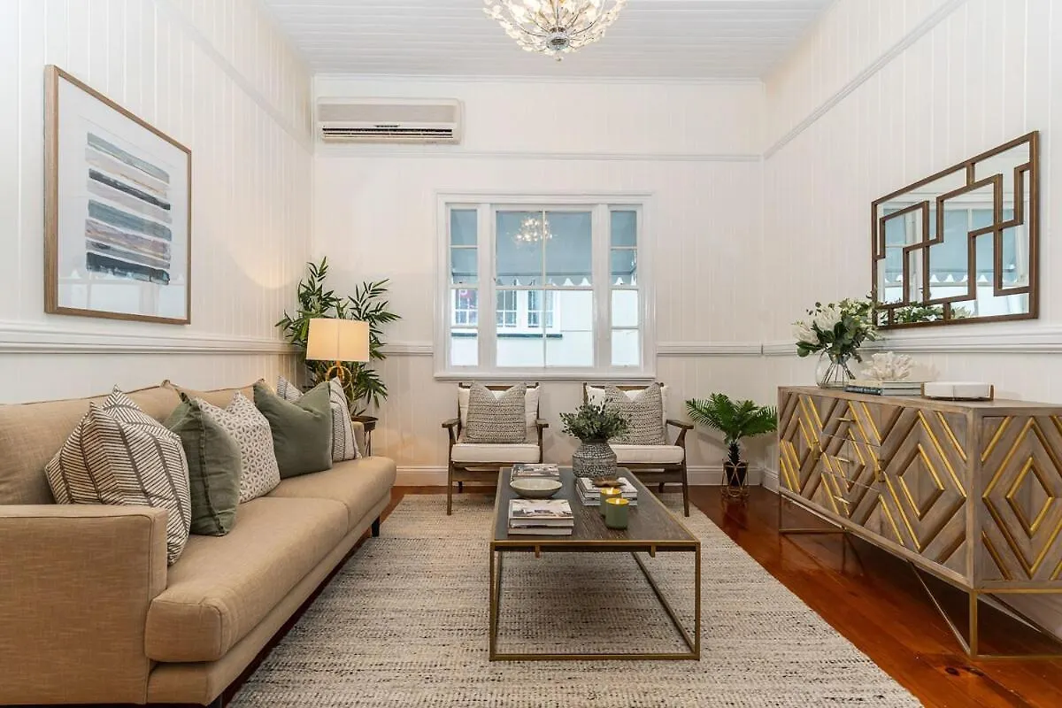 Holiday home Luxury Queenslander Awaits! Sleeps 8, 3 Car Parks Brisbane Australia