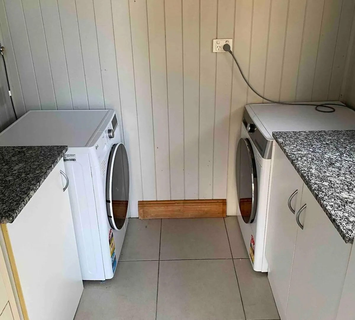 Luxury Queenslander Awaits! Sleeps 8, 3 Car Parks Brisbane